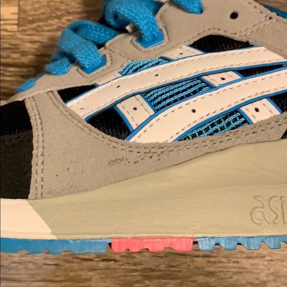 ASICS - Picture 5 of 5